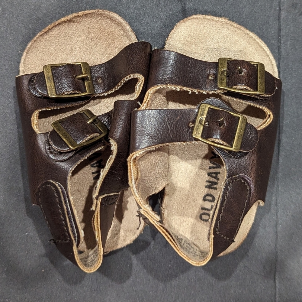 Boys or girls sandals 3-6mons dark brown Old Navy